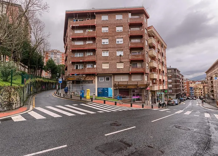 Vivienda Turistica Acogedora En Uribarri * Bilbao
